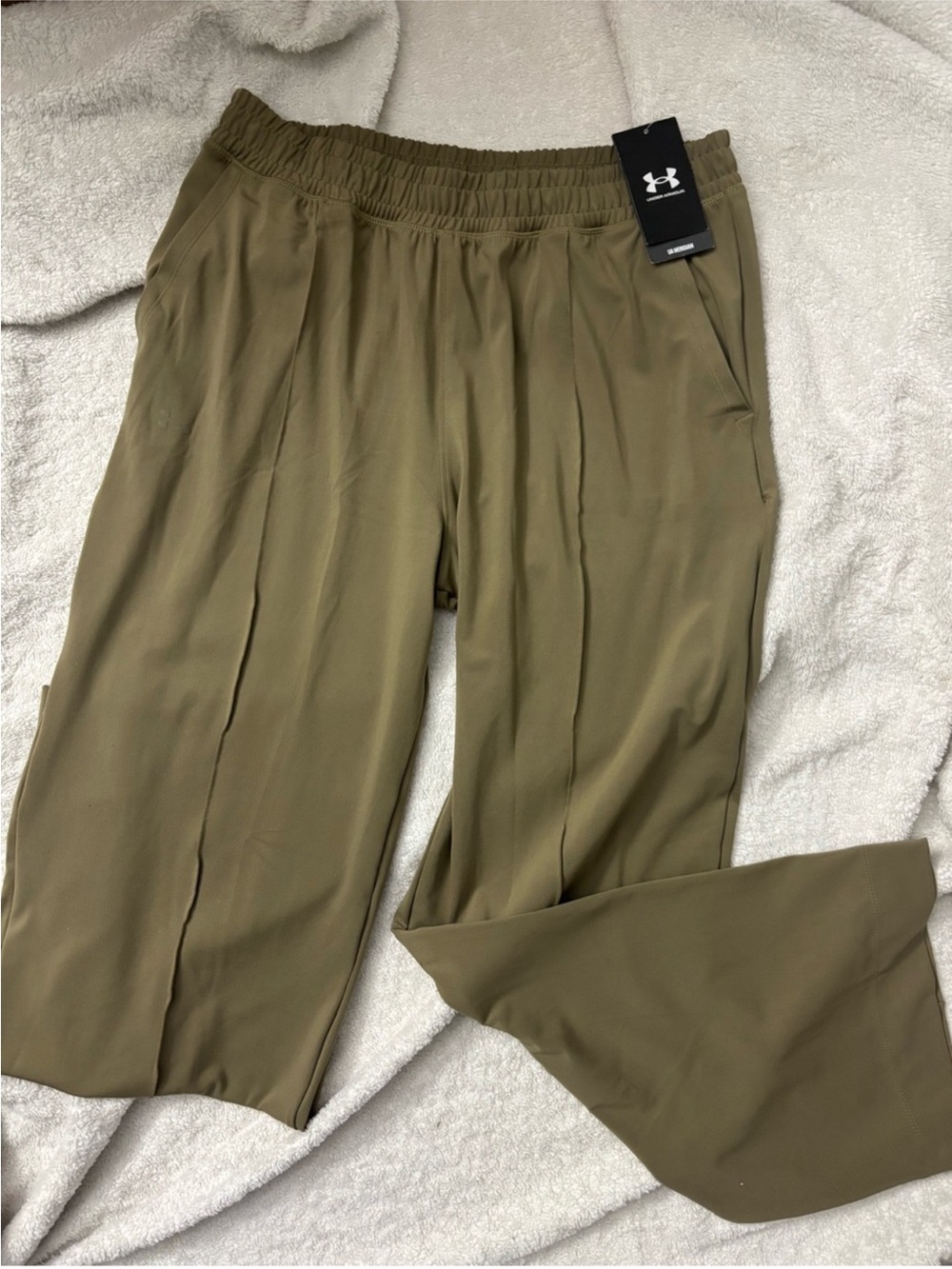 New Under Armour women’s Olive Green wide leg Performance Pants